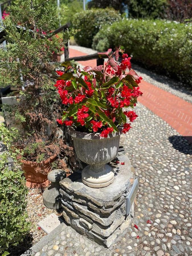 Agriturismo A Canonica การ์เลนดา ภายนอก รูปภาพ